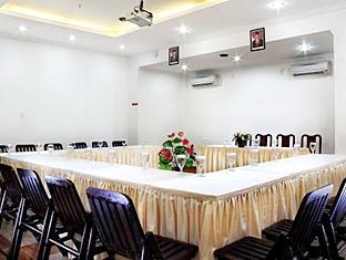 Mervit Hotel Padang  Exterior foto